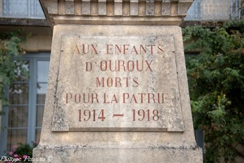 Monument aux morts d'Ouroux en Morvan