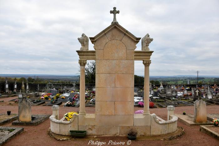 Monument aux morts de Cervon