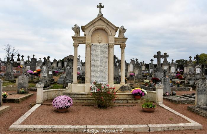 Monument aux morts de Cervon