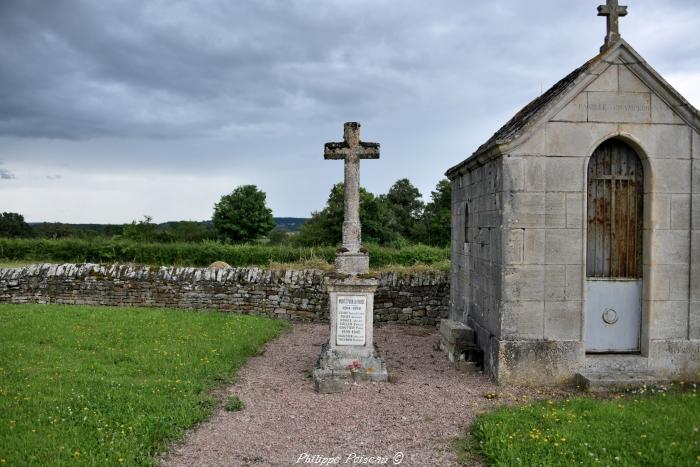 Monument aux morts de Champallement un hommage.