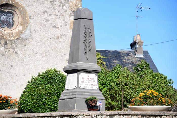 Monument aux morts de Dun sur Grandry