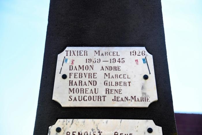 Monument aux morts de Dun sur Grandry