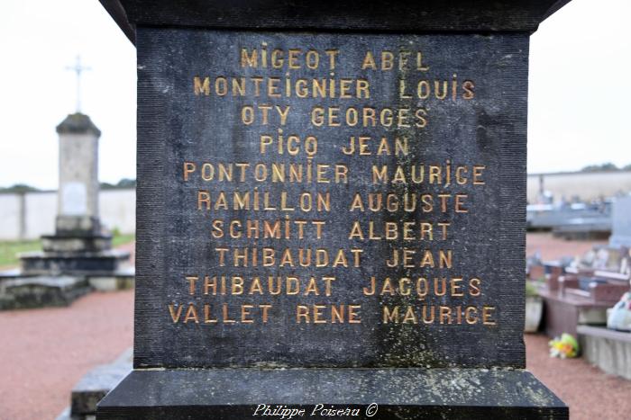 Monument aux morts de La Celle sur Nièvre