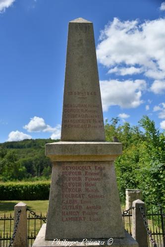 Monument aux morts de Lavault de Frétoy Nièvre Passion