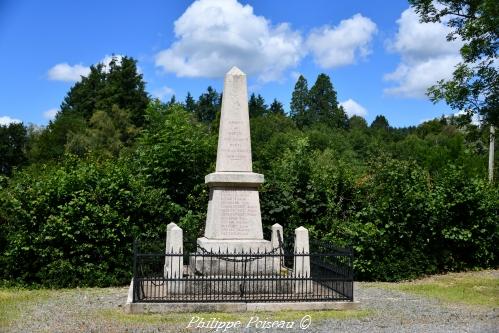 Monument aux morts de Lavault de Frétoy un hommage