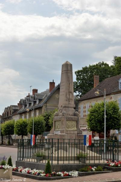 Monument aux morts de Lucenay les Aix