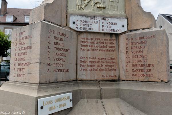 Monument aux morts de Lucenay