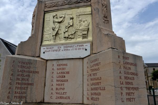 Monument aux morts de Lucenay