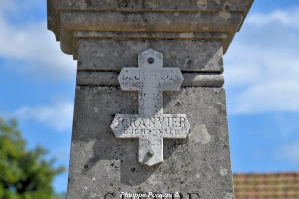Monument aux morts de Luthenay-Uxeloup