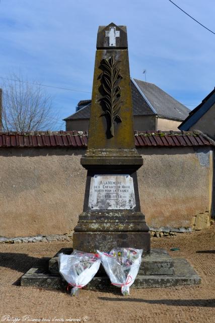 Monument aux morts de Maux un hommage