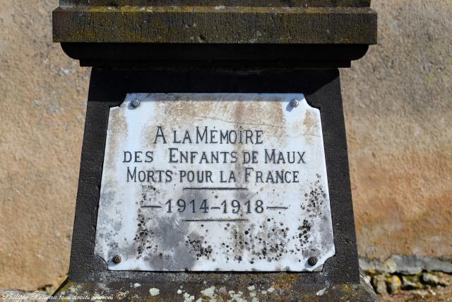 Monument aux morts de Maux Nièvre Passion