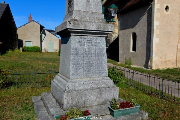 Monument aux morts de Montigny aux Amognes