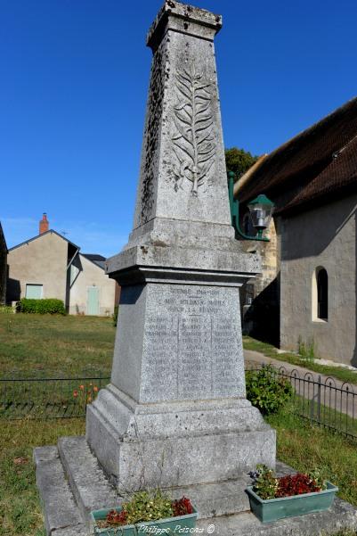 Monument aux morts de Montigny aux Amognes