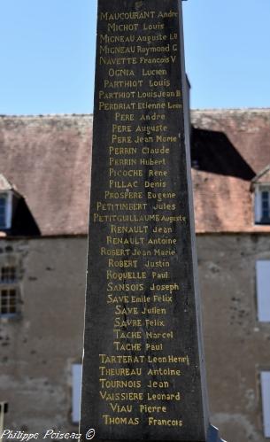 Monument aux morts de Montreuillon Nièvre Passion