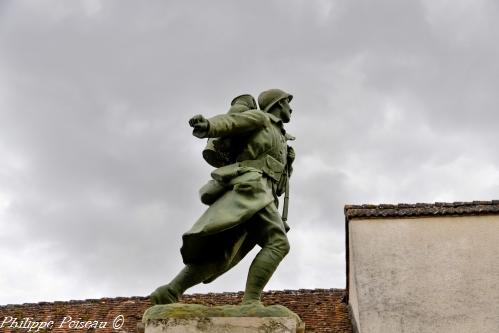 Monument aux morts de Neuvy sur Loire