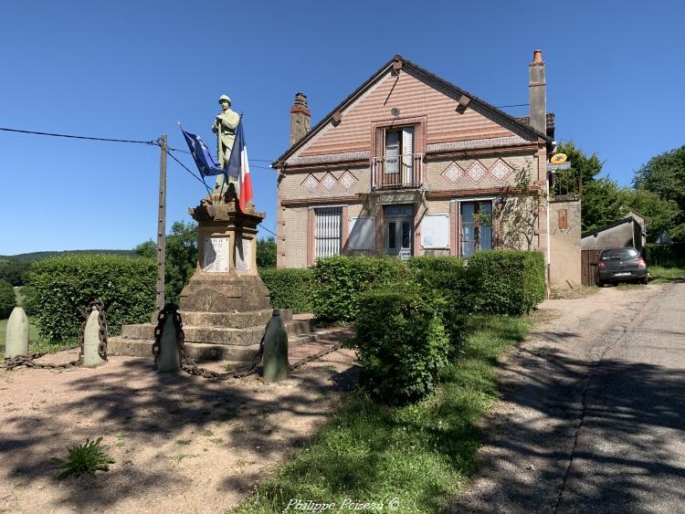 Monument aux morts de Nolay