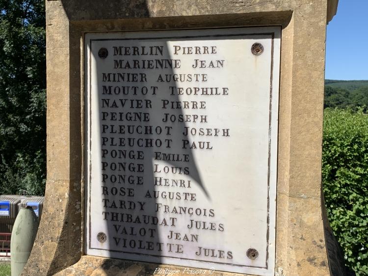 Monument aux morts de Nolay
