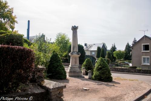 Monument aux morts de Planchez un hommage