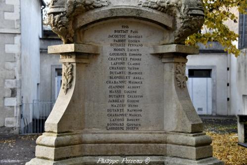 Monument aux morts de Pouilly Sur Loire