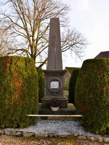 Monument aux morts de Pouques Lormes