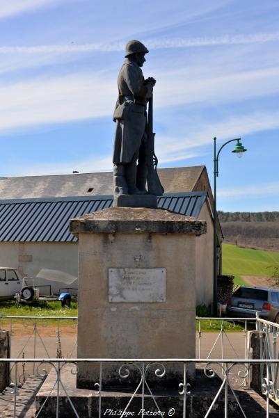 Monument aux morts de Saint Benin Des Bois