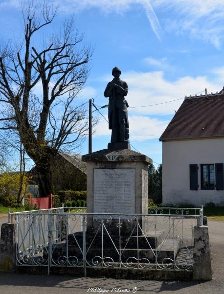 Monument aux morts de Saint Benin des Bois