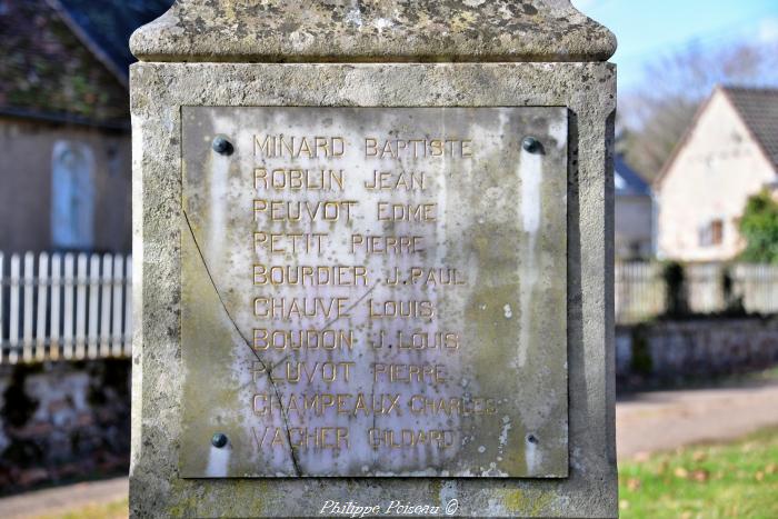 Monument aux morts de Saint-Franchy un hommage