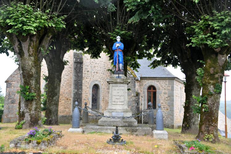 Monument aux morts de Saint-Martin-du-Puy un hommage