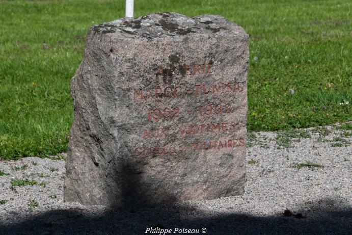 Monument aux morts de Saint Parize le Chatel 