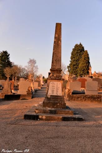 Monument aux morts de Saint Péreuse Nièvre Passion