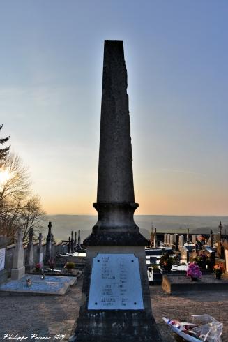 Monument aux morts de Saint Péreuse Nièvre Passion