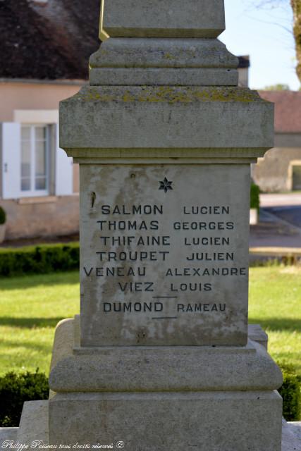 Monument aux morts de Sainte Colombe des Bois Nièvre Passion