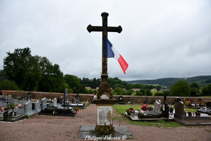 Monument aux morts de Sichamps un hommage.