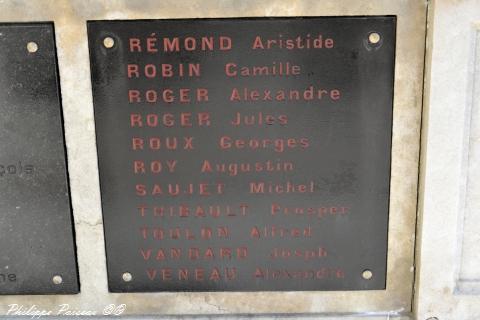Monument aux morts de Suilly La Tour Nièvre Passion