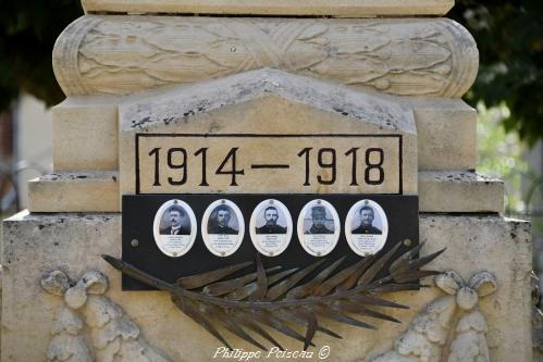 Monument aux morts de Tracy sur Loire