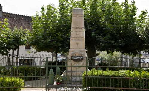 Monument aux morts de Tracy sur Loire