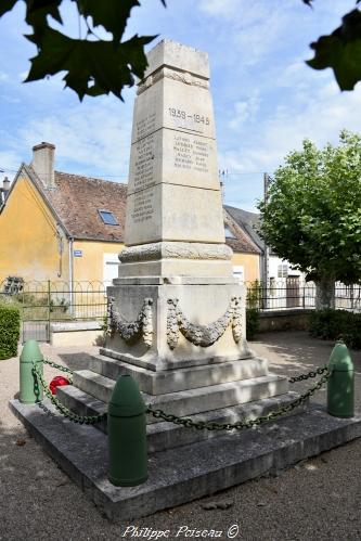 Monument aux morts de Tracy sur Loire