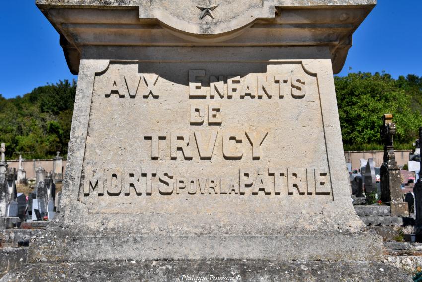 Le monument aux morts de Trucy L'Orgeuilleux