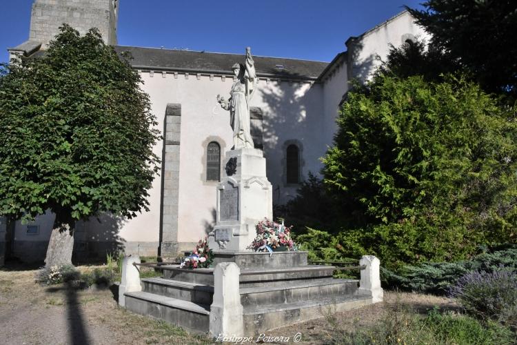 Monument aux morts de Vauclaix un hommage