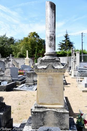 Tombe de soldat de Villechaud Nièvre Passion