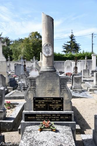 Tombe de soldat de Villechaud Nièvre Passion