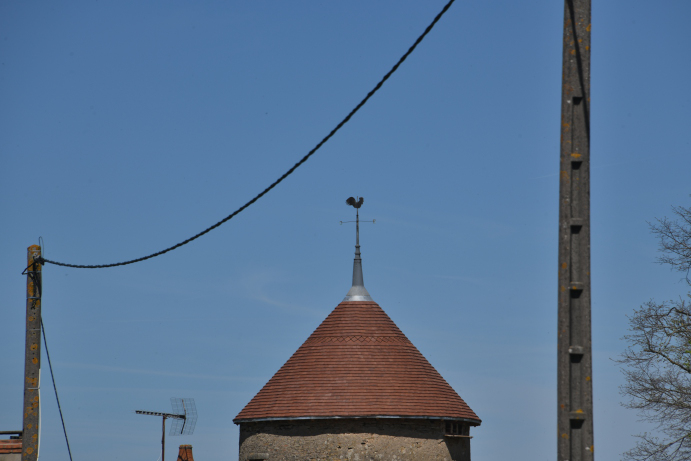 L'ancien moulin à vent de Saint Parize le Chatel