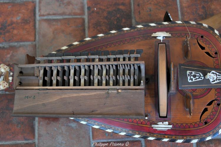 Vielle, cornemuse musée de Marzy