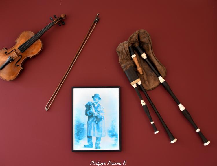 Cornemuse, Violon, vielles musée de Varzy