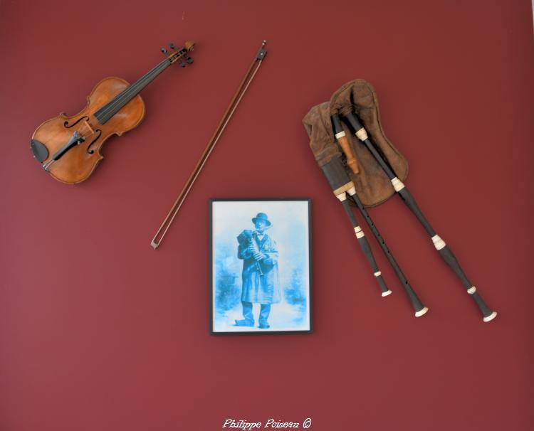 Cornemuse, Violon, vielles musée de Varzy un beau patrimoine