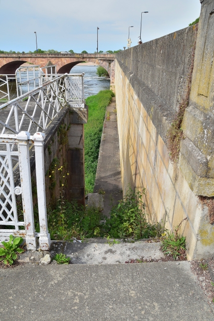 Nevers le "pont mal placé"