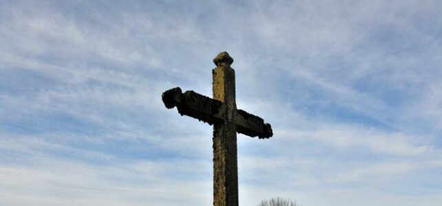 Croix du cimetière de Planchez