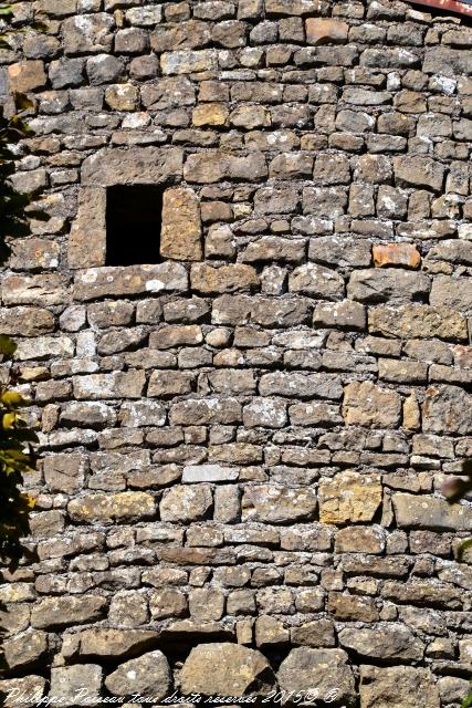 Ancienne "Tour des fortifications" de Prémery