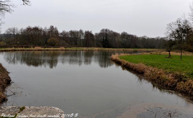 La Papeterie un ouvrage sur le Canal du Nivernais