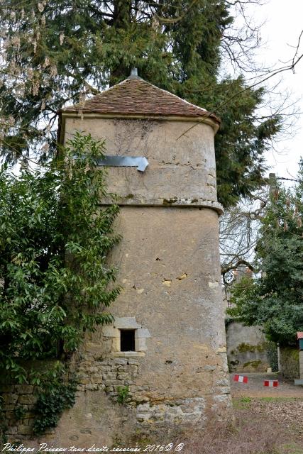 Muraille de Monceaux le Comte